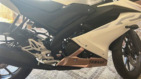 YAMAHA YZF R15 